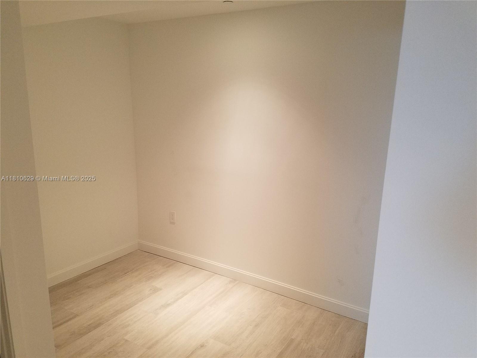 45 SW 9th St #4010, Miami FL 33130
