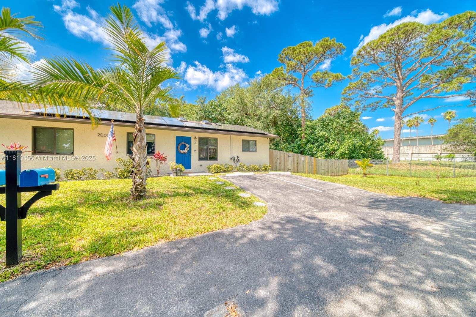 2000 SW 9th St 2