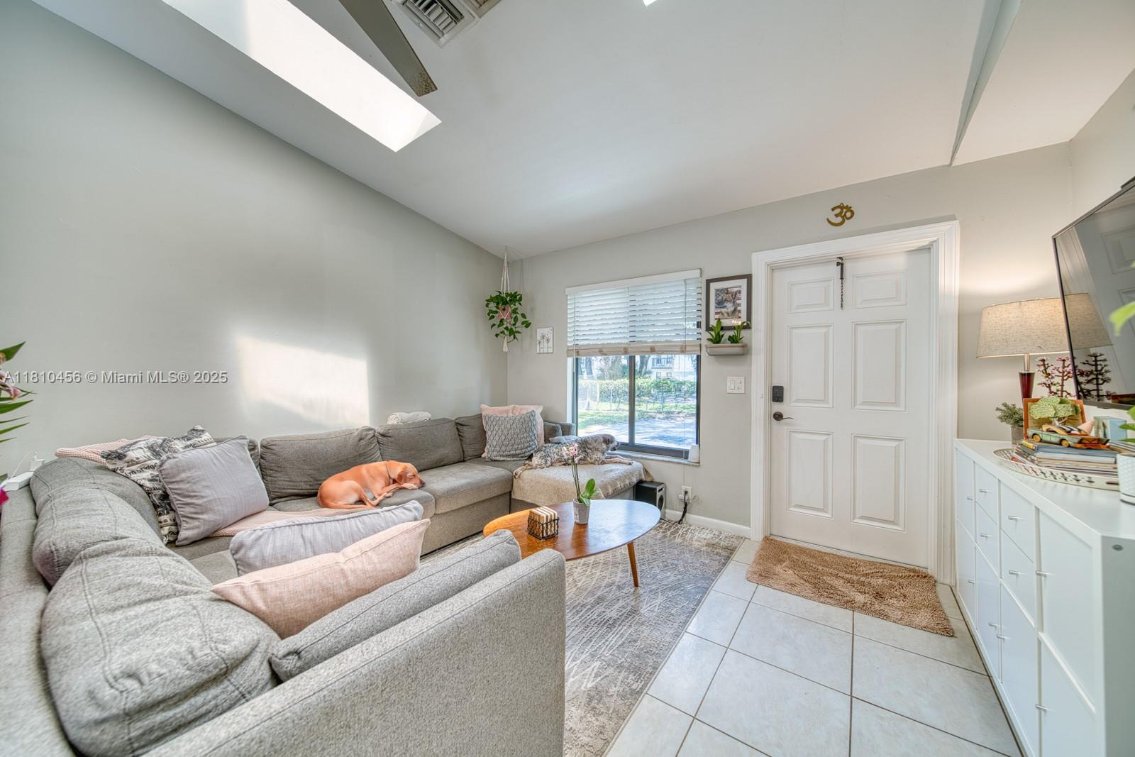 2000 SW 9th St 2