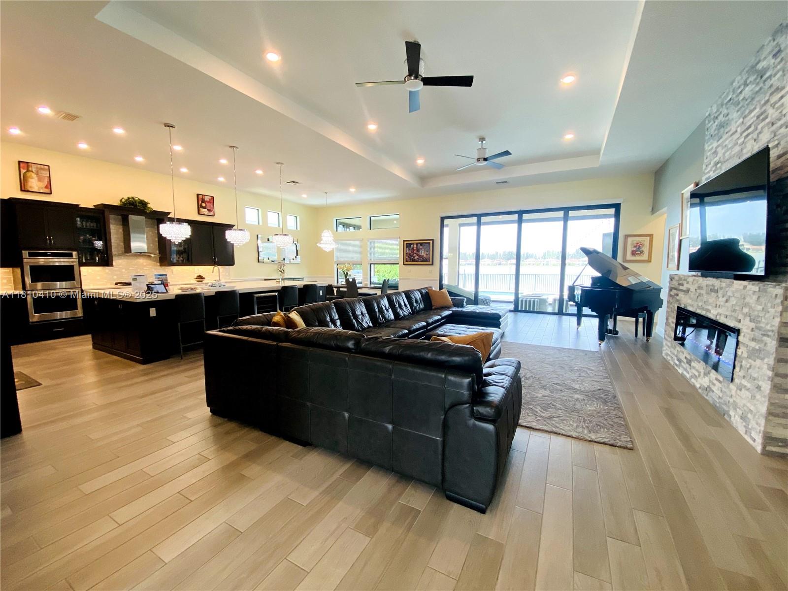 9225 Parkland Bay Dr, Parkland, Florida image 48