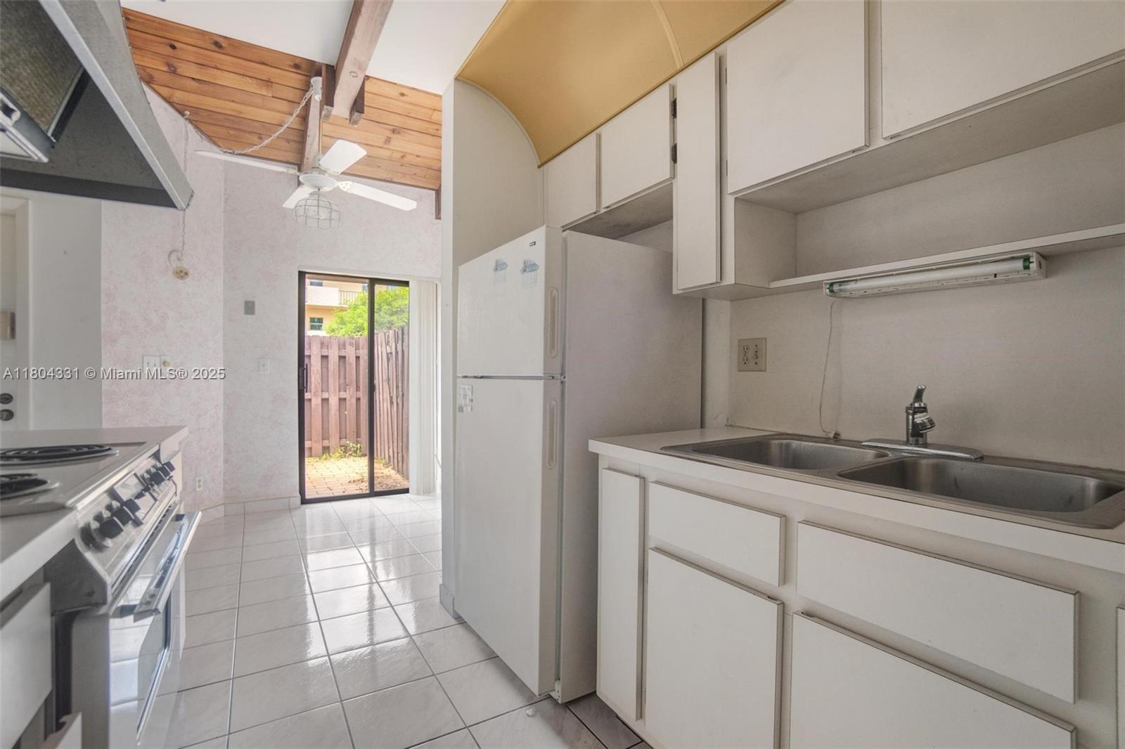 306 Cambridge Rd #2-36, Hollywood, Florida image 11