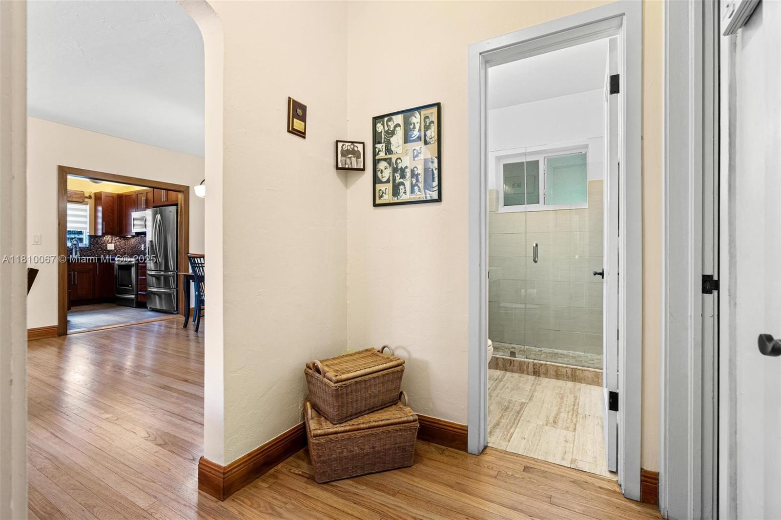2431 Overbrook St, Coconut Grove, Florida image 20