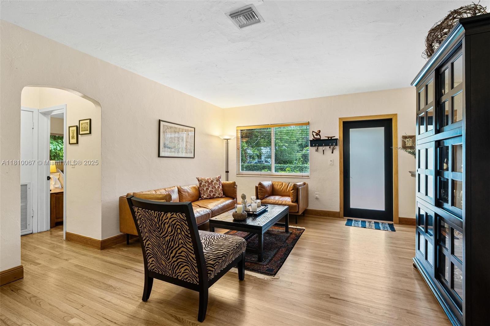 2431 Overbrook St, Coconut Grove, Florida image 5