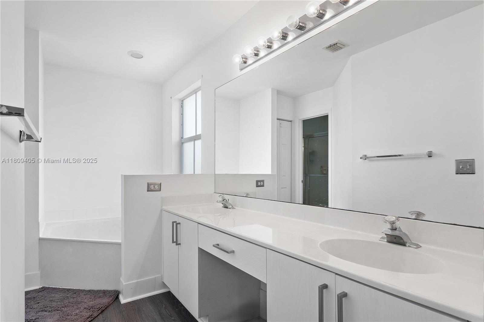 6365 Ocean Dr, Margate, Florida image 11