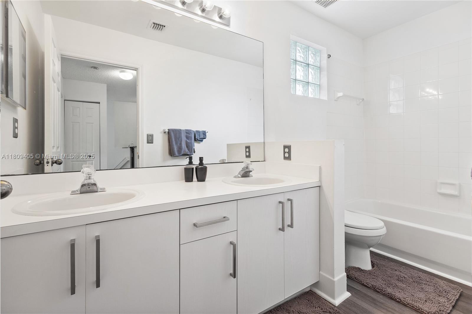 6365 Ocean Dr, Margate, Florida image 14