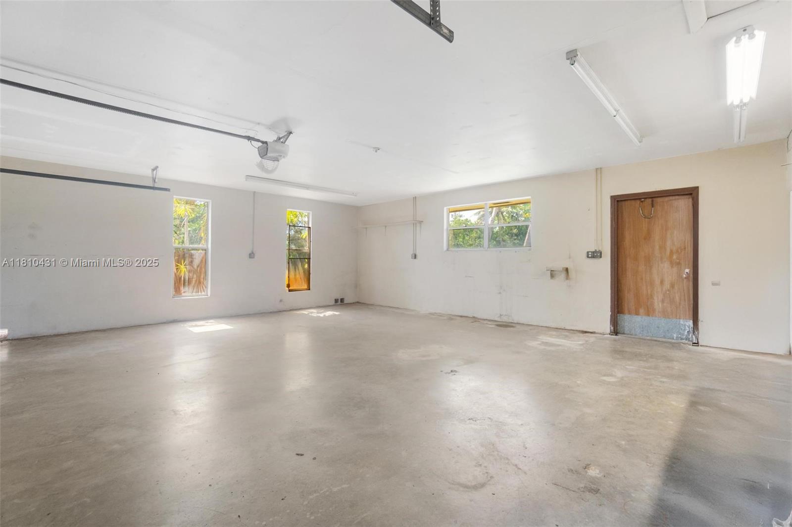 2917 Mckinley St, Hollywood, Florida image 30