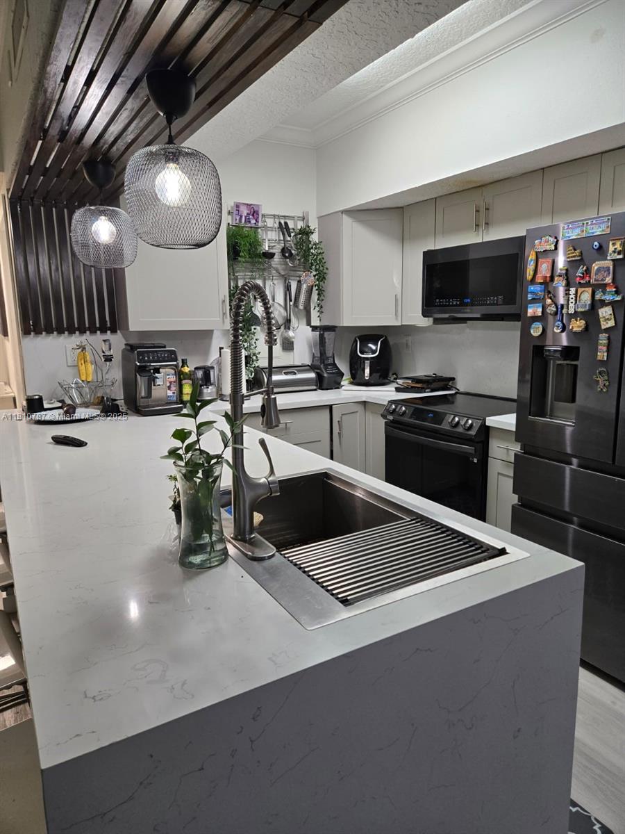 Property photo # 9