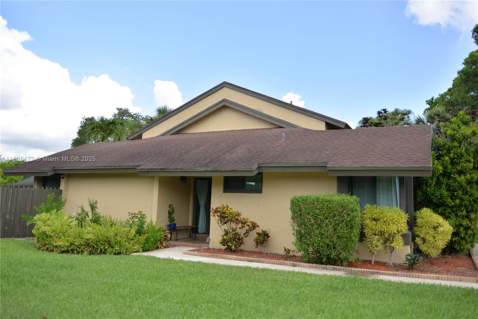 8789 Cleary Blvd, Plantation, Florida image 1