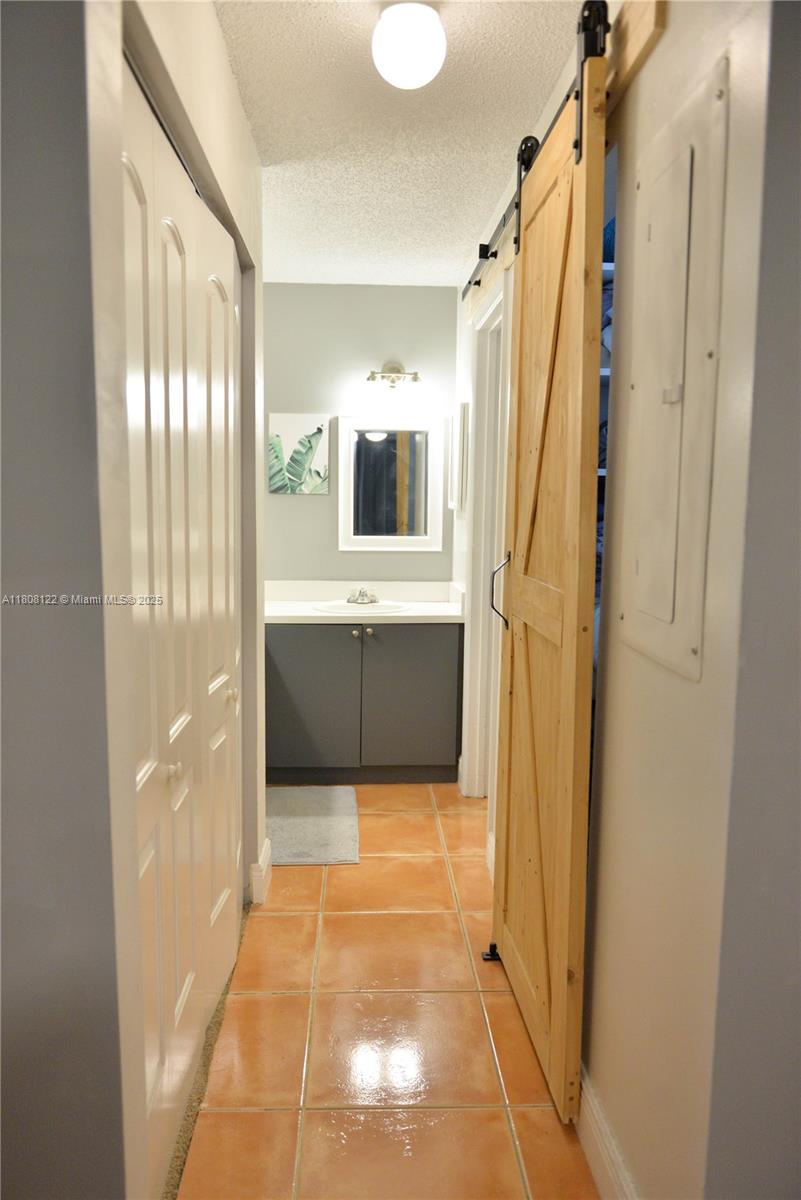 8789 Cleary Blvd, Plantation, Florida image 16