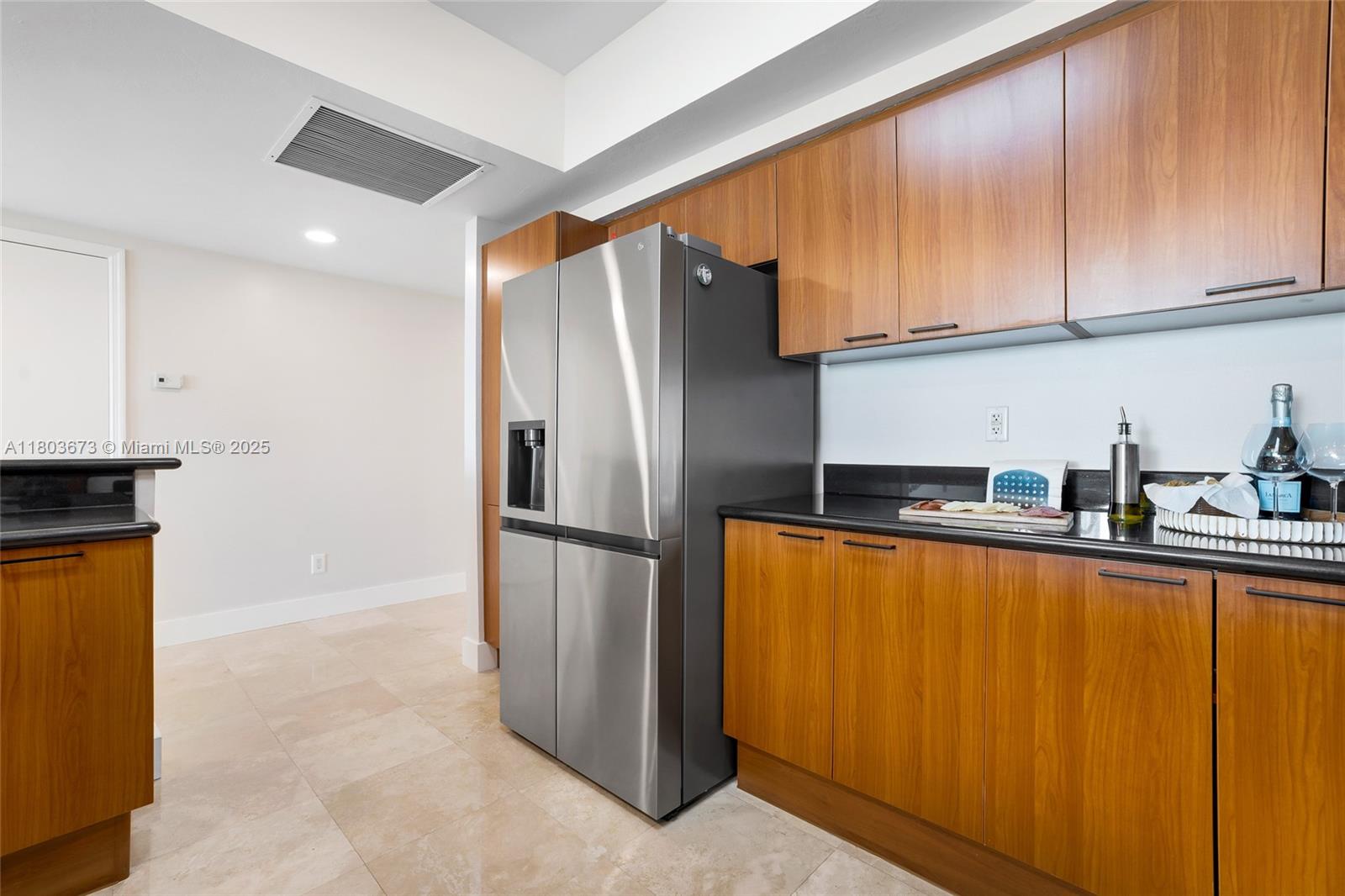 14951 Royal Oaks Ln #901, North Miami, Florida image 8