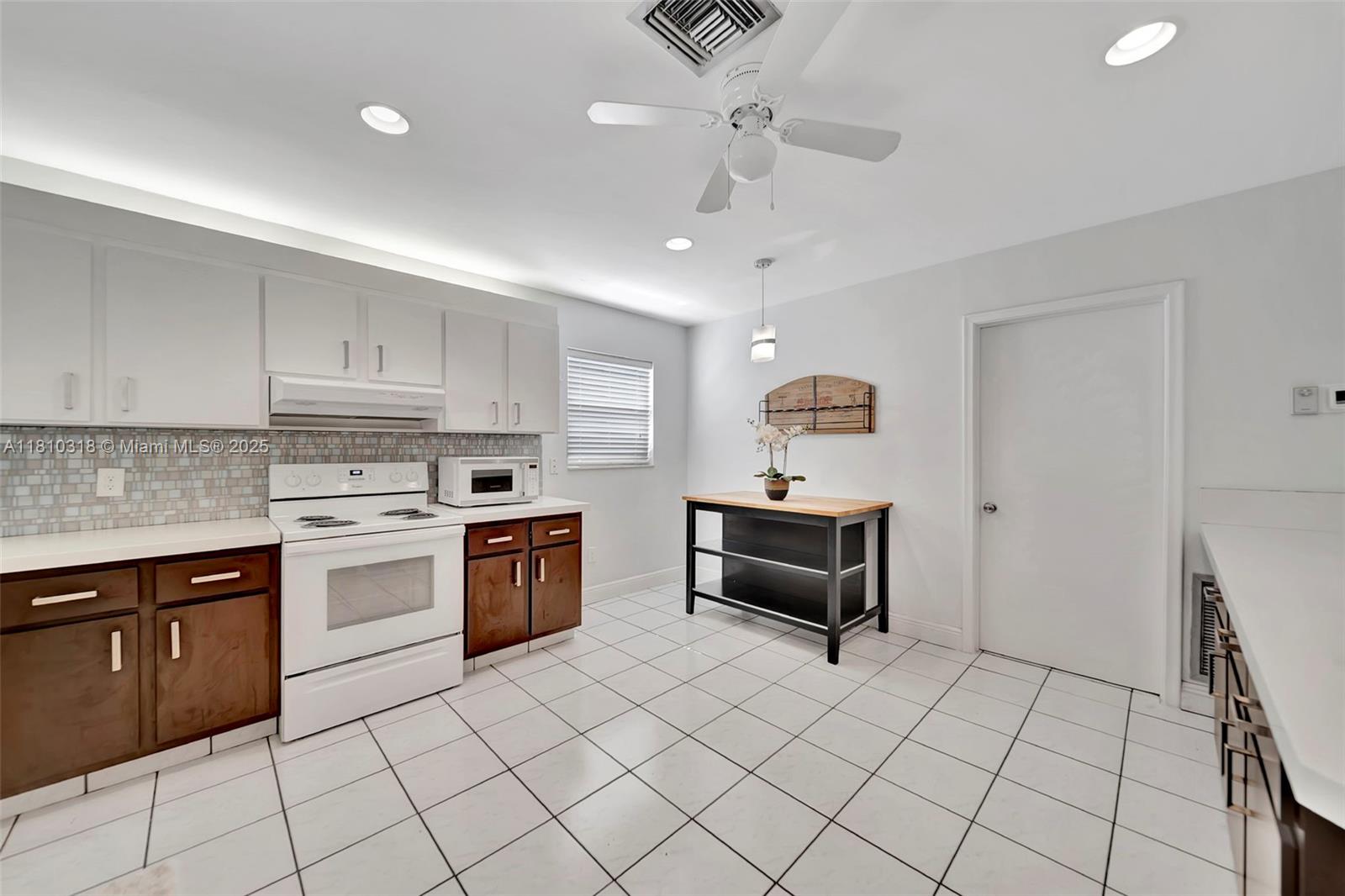 205 SE 5th St, Dania Beach, Florida image 26
