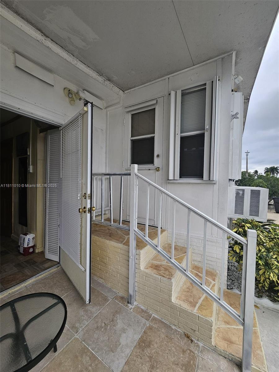 2848 W Marina Dr, Dania Beach, Florida image 17