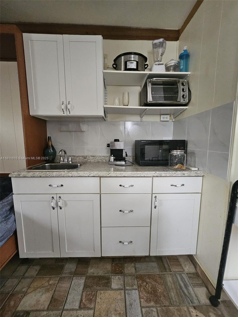 2848 W Marina Dr, Dania Beach, Florida image 18