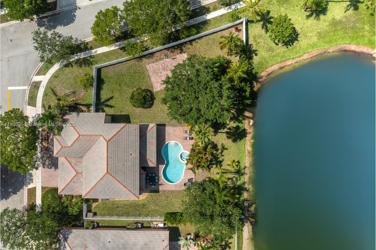 1824 NW 139th Ave, Pembroke Pines, Florida image 2