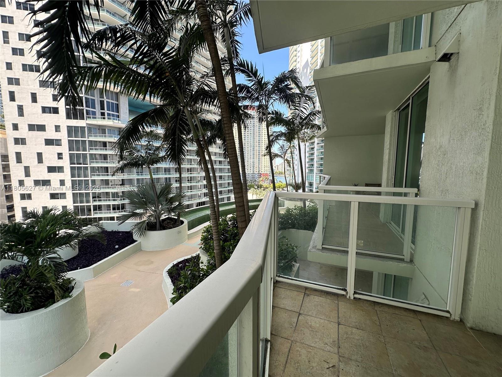 218 SE 14th St #908, Miami FL 33131