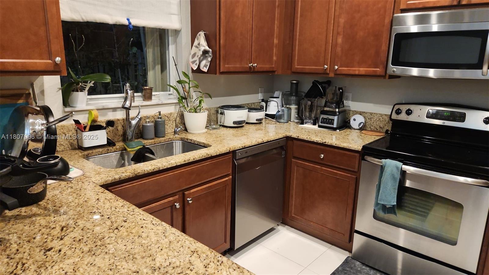 11249 NW 87th Ter, Doral, Florida image 14