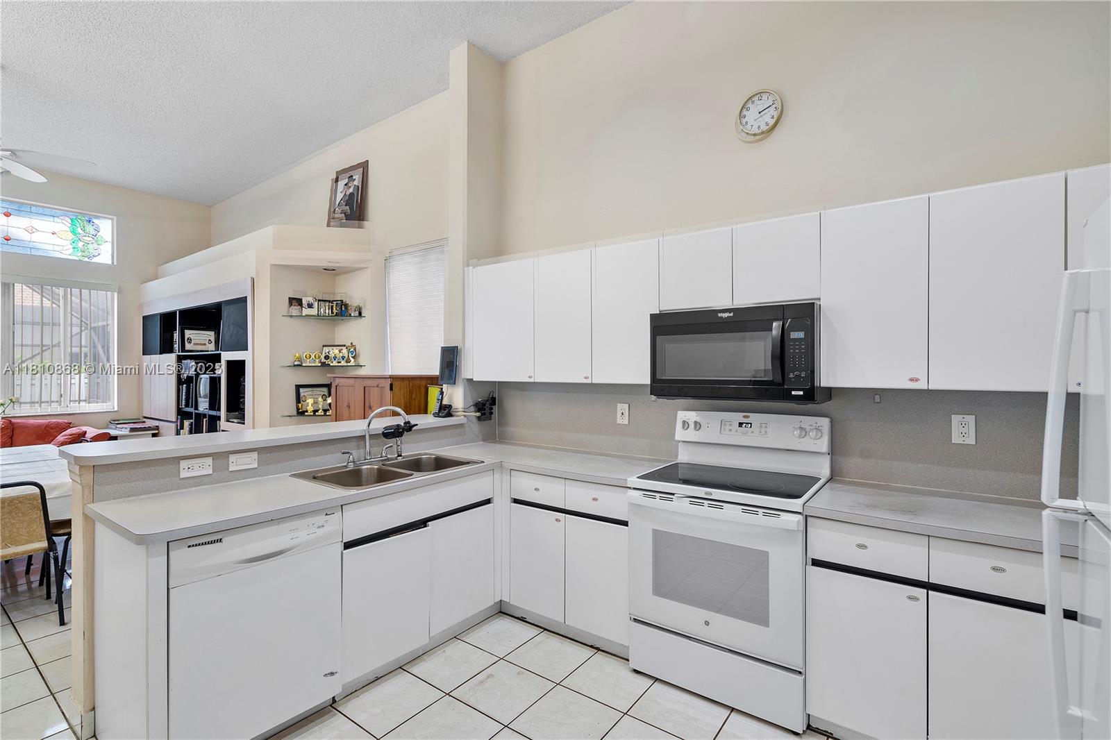 1357 Camellia Ln, Weston, Florida image 11