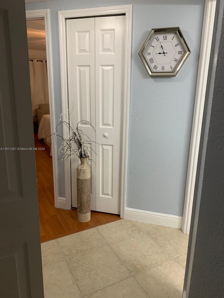 8290 Lake Dr #502, Doral, Florida image 12