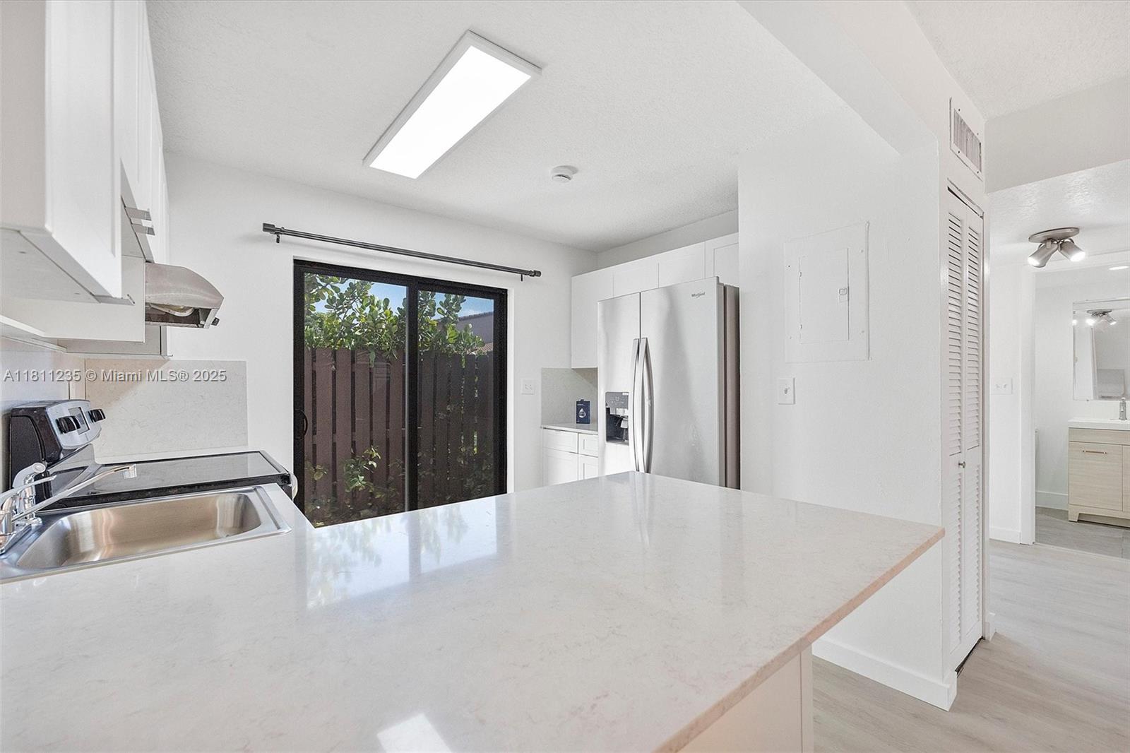 Property photo # 6