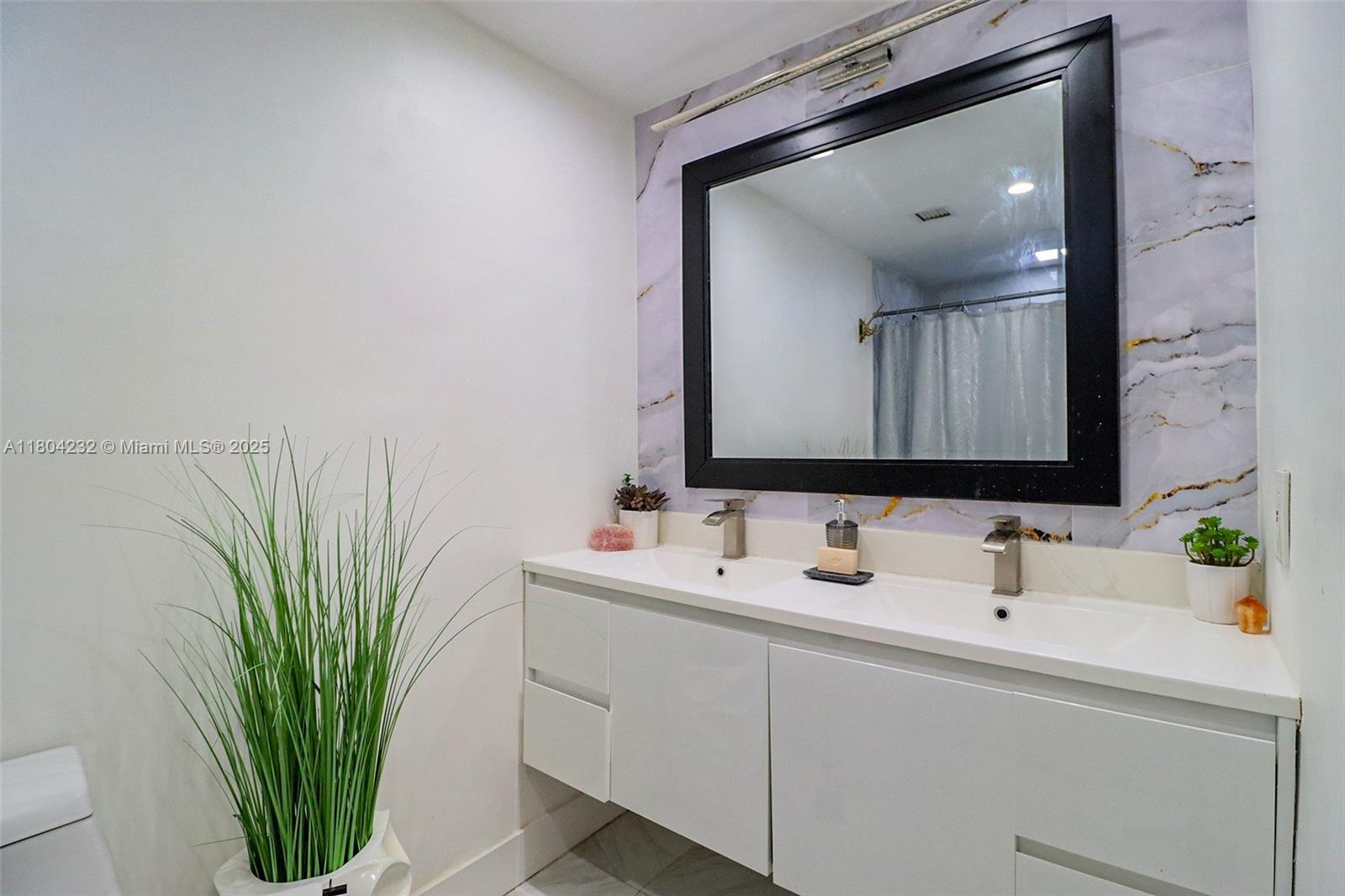 3800 Hillcrest Dr #903, Hollywood, Florida image 16