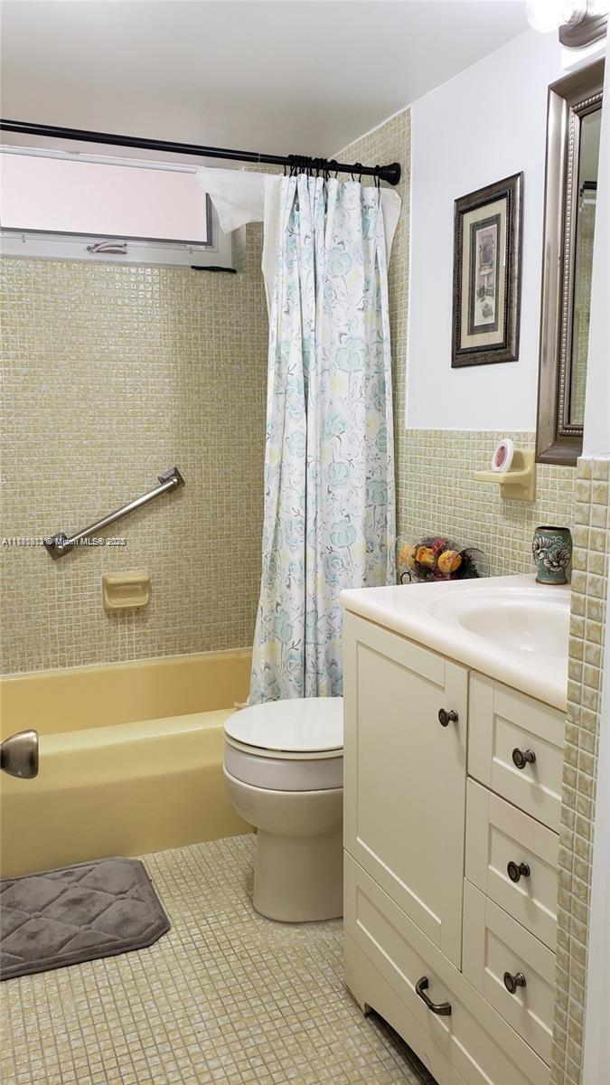 2905 Point East Dr #L402, Aventura, Florida image 4