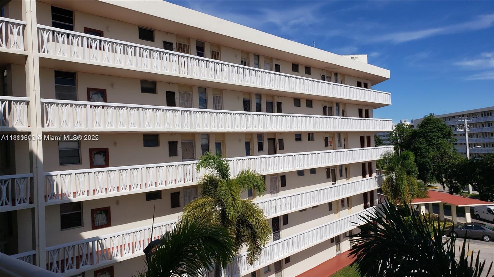 2905 Point East Dr #L402, Aventura, Florida image 7