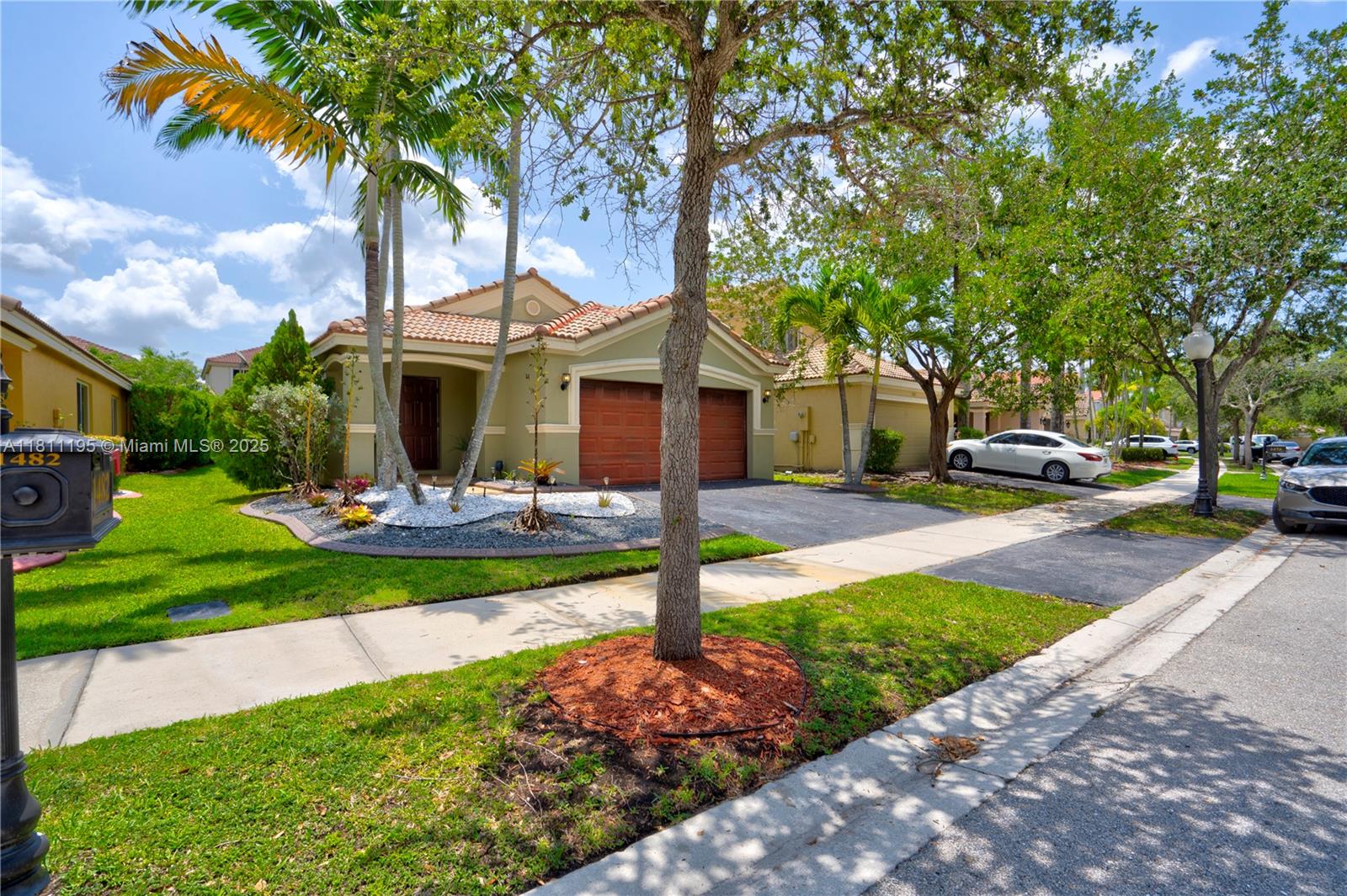 1482 Canary Island Dr, Weston, Florida image 1