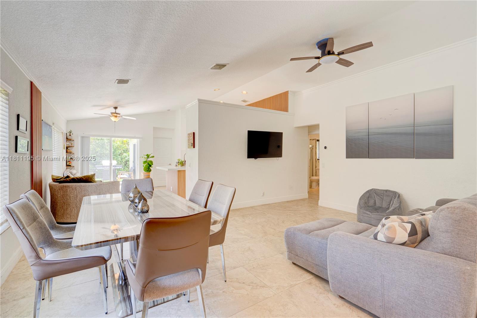1482 Canary Island Dr, Weston, Florida image 3