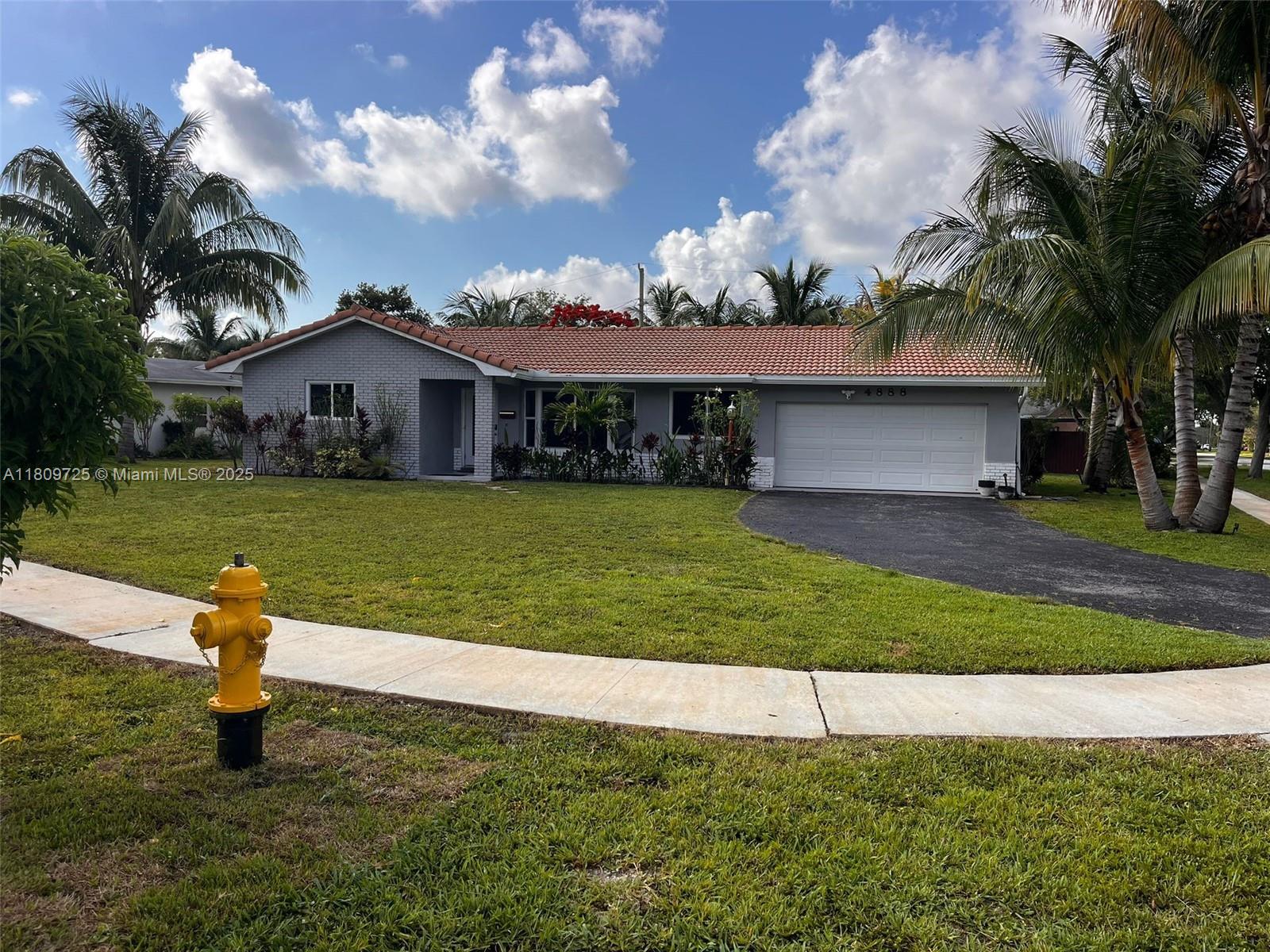 4888 NW 8th Ct, Plantation, Florida image 7