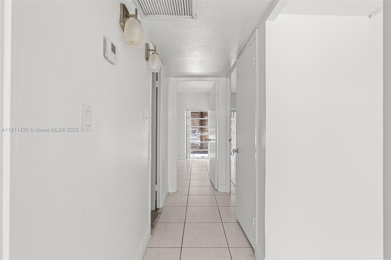 15504 Sharpecroft Dr, Miami Lakes, Florida image 10