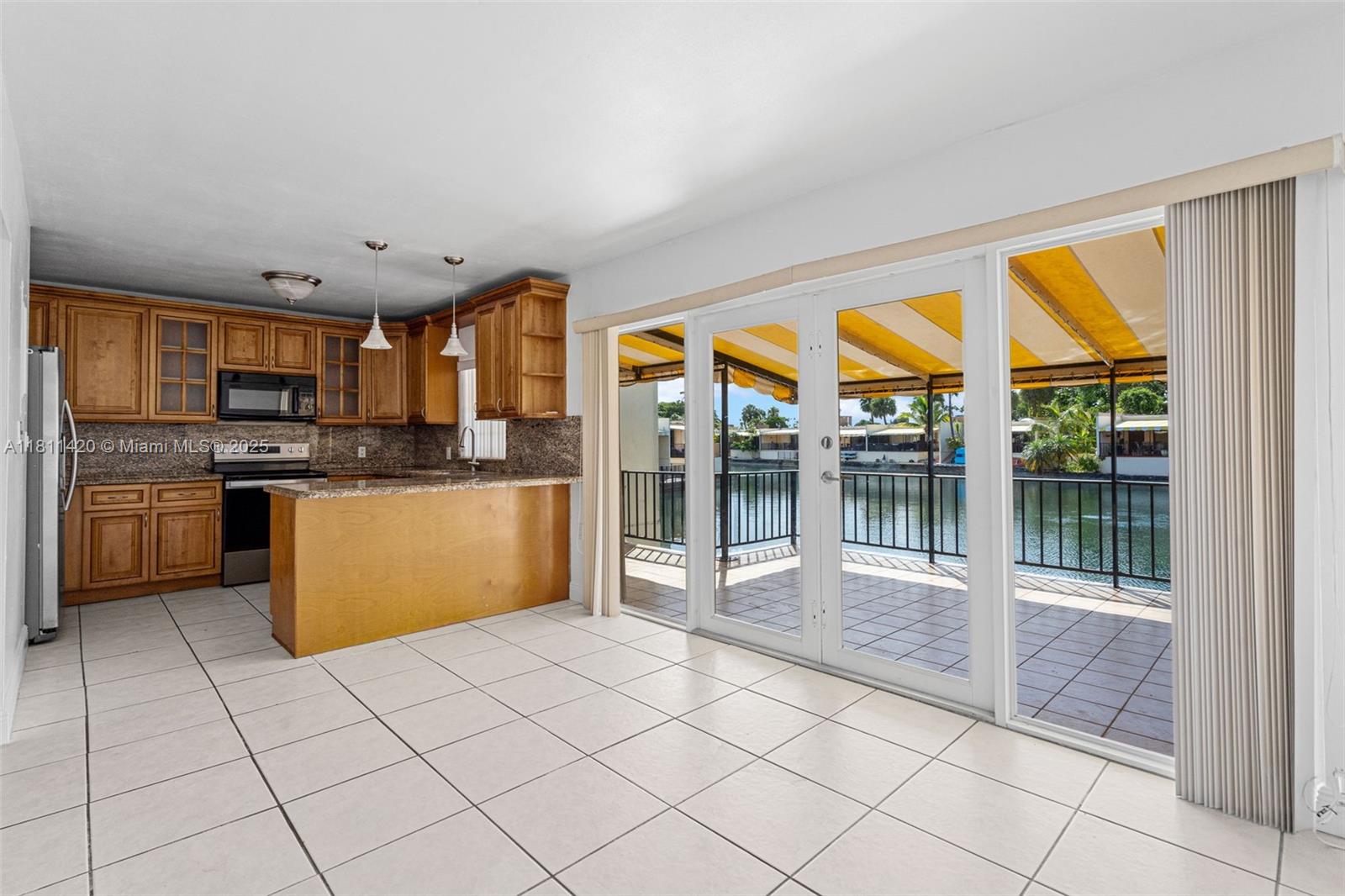 15504 Sharpecroft Dr, Miami Lakes, Florida image 24