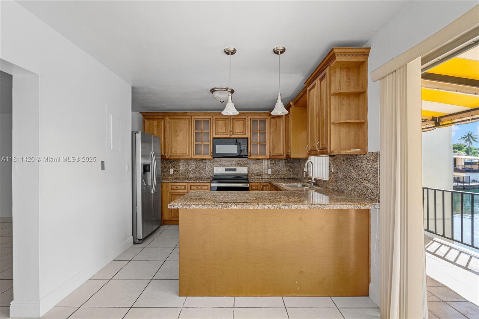 15504 Sharpecroft Dr, Miami Lakes, Florida image 26