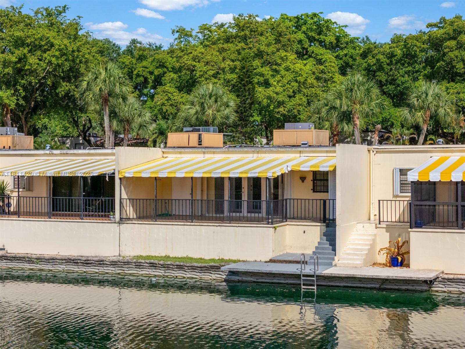 15504 Sharpecroft Dr, Miami Lakes, Florida image 45