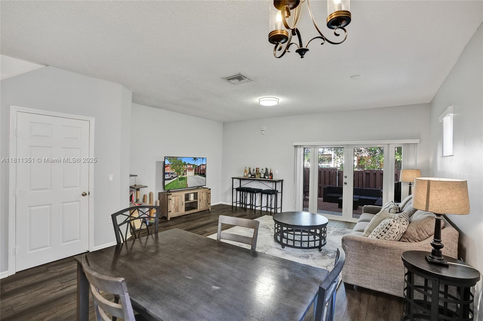 1001 NW 100th Ave, Pembroke Pines, Florida image 4