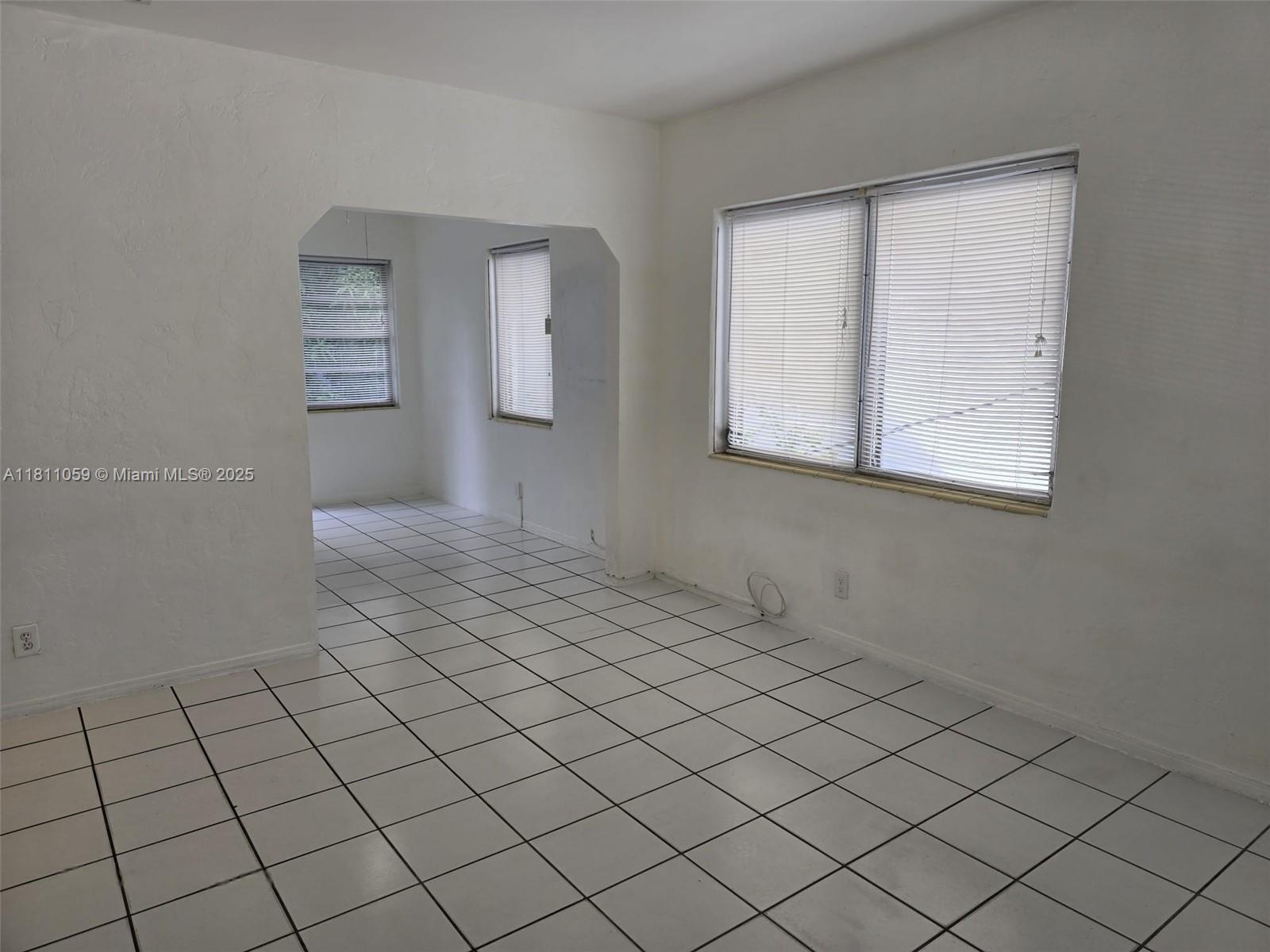 364 SW 11th St, Miami, Florida image 25