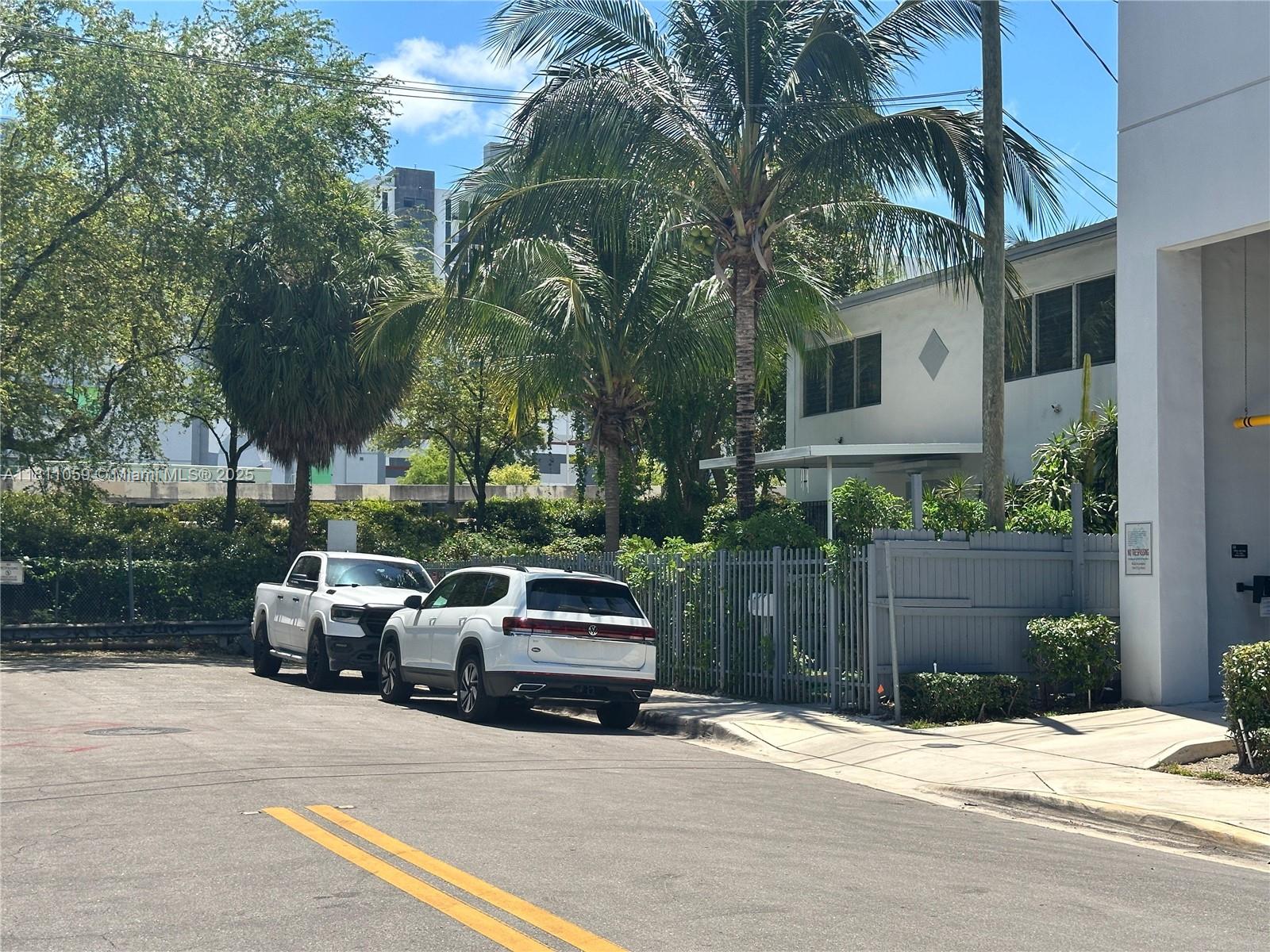 364 SW 11th St, Miami, Florida image 7