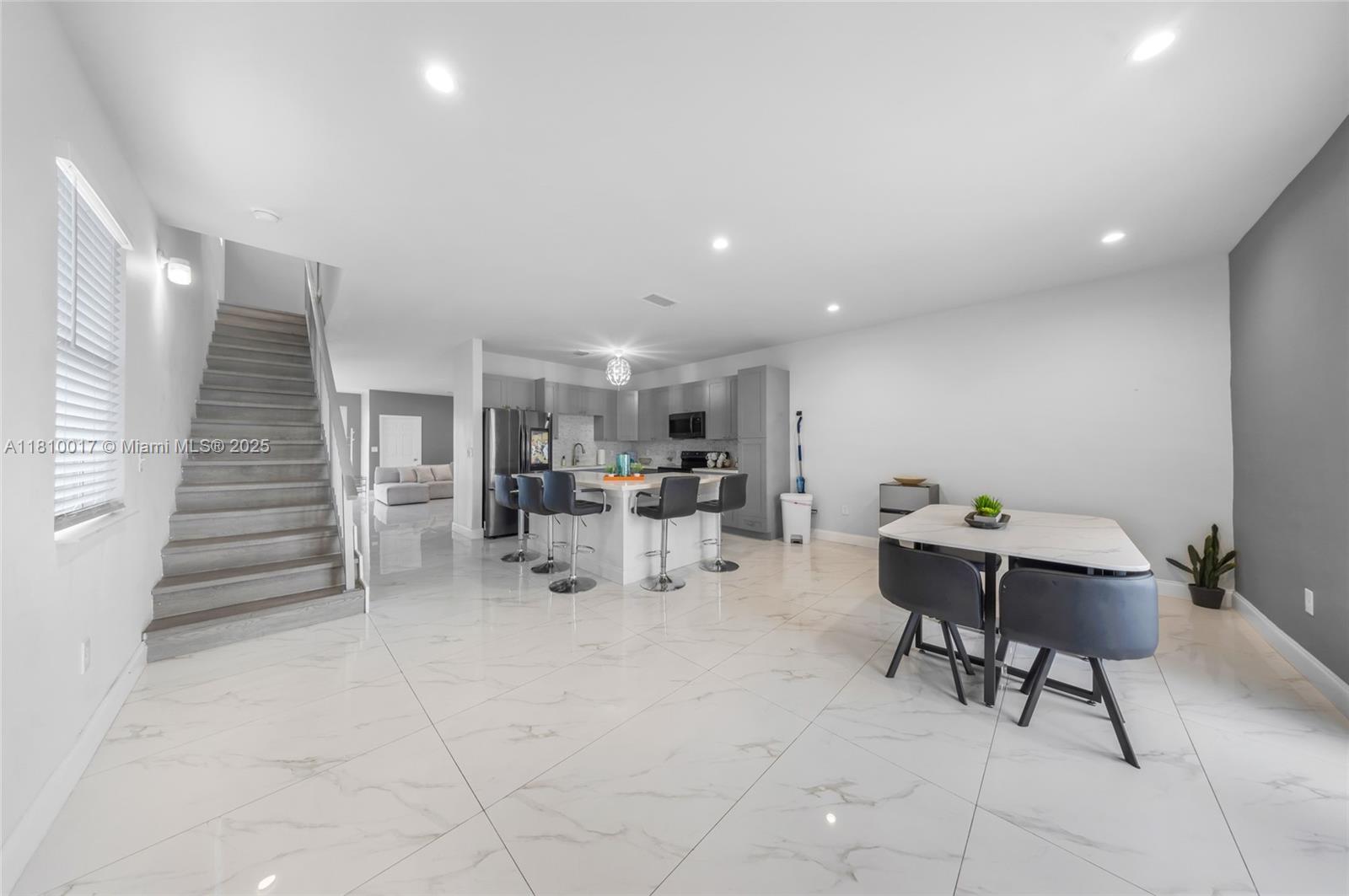 Residentialincome, Miami, Florida image 11