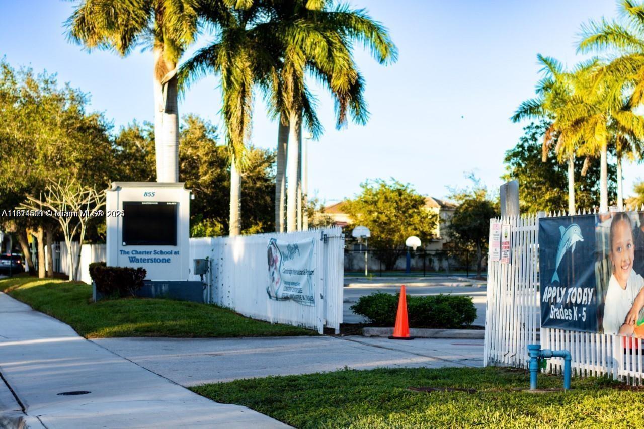 1371 NE 42nd Ave, Homestead, Florida image 27