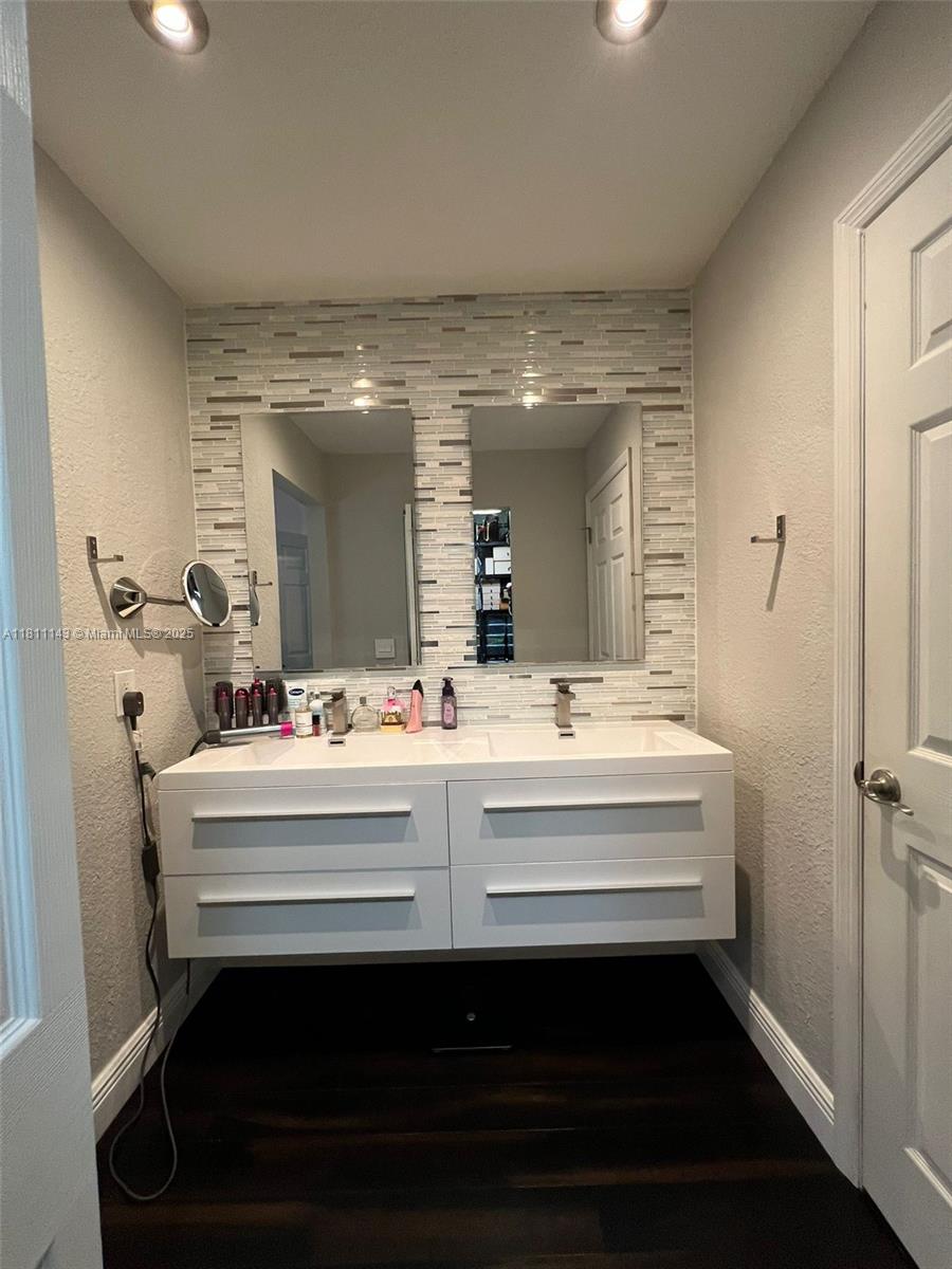 Property photo # 9