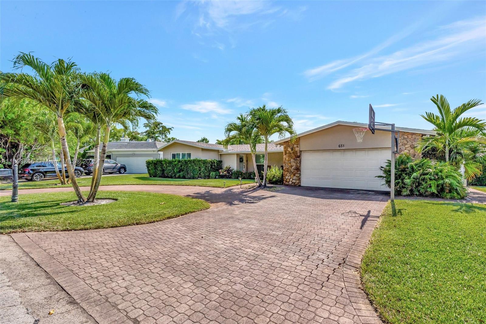 651 E Lake Dasha Dr, Plantation, Florida image 42