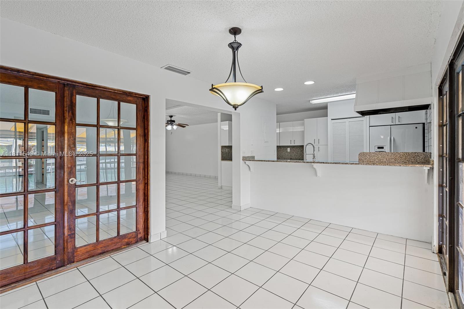 7003 Crown Gate Ct, Miami Lakes, Florida image 14