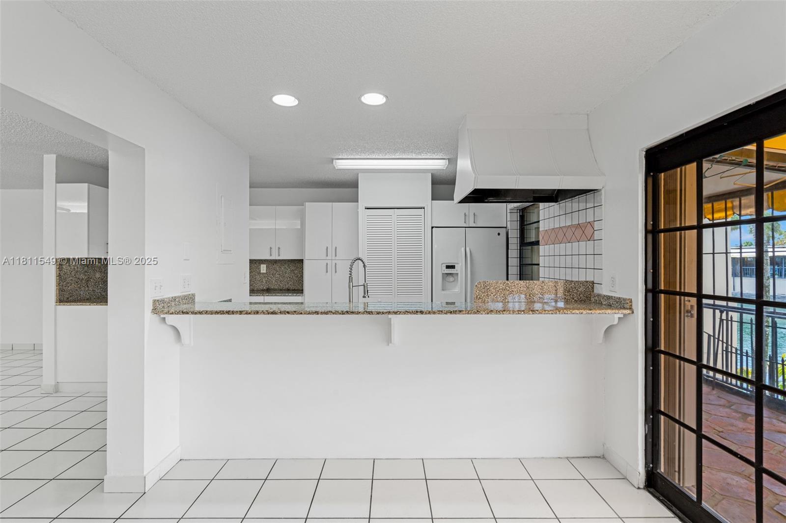 7003 Crown Gate Ct, Miami Lakes, Florida image 15