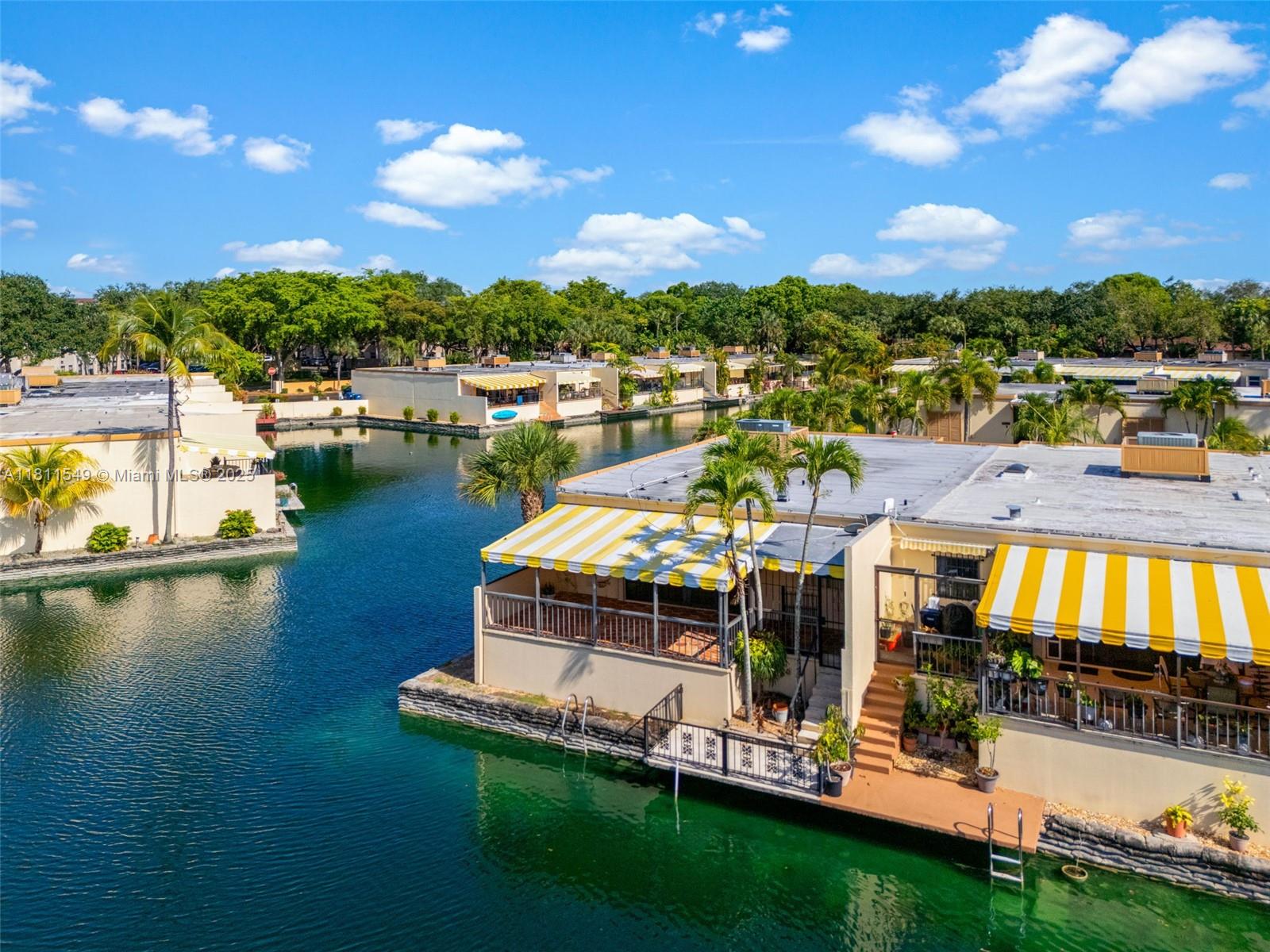 7003 Crown Gate Ct, Miami Lakes, Florida image 30