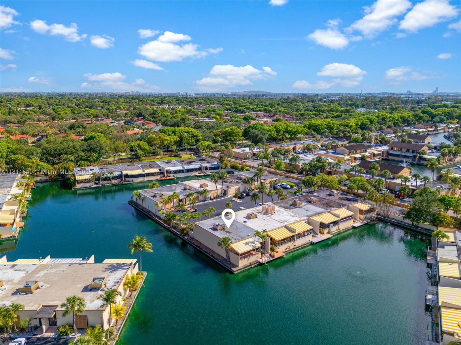 7003 Crown Gate Ct, Miami Lakes, Florida image 31