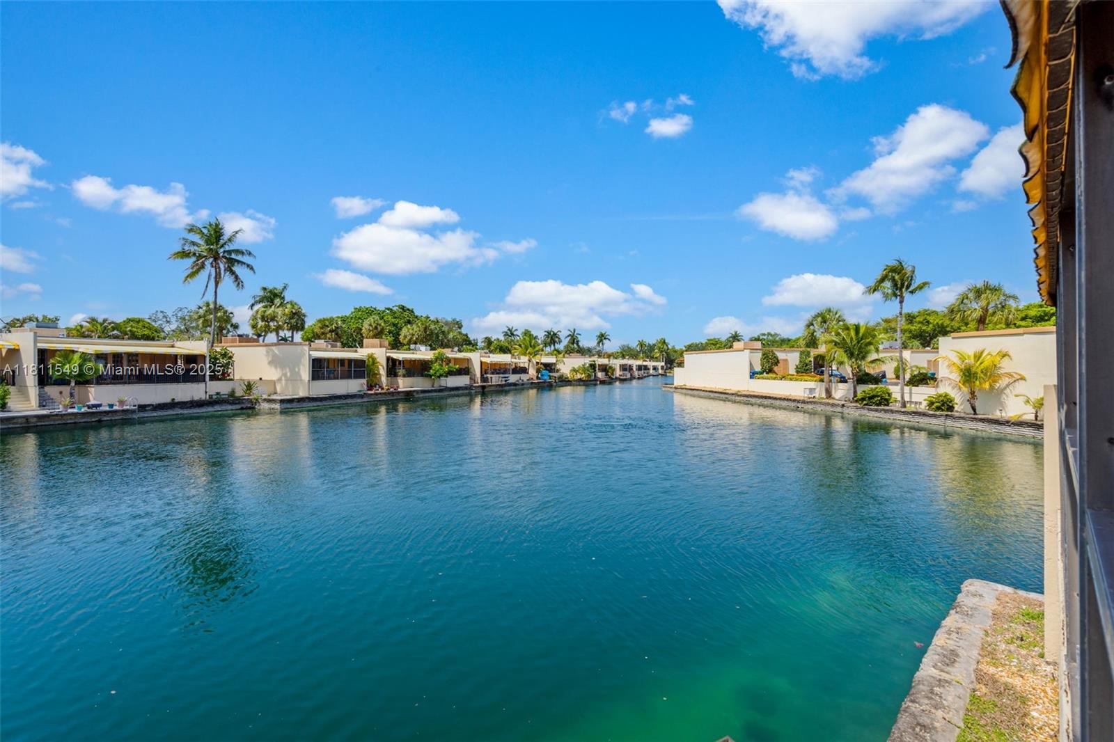7003 Crown Gate Ct, Miami Lakes, Florida image 33