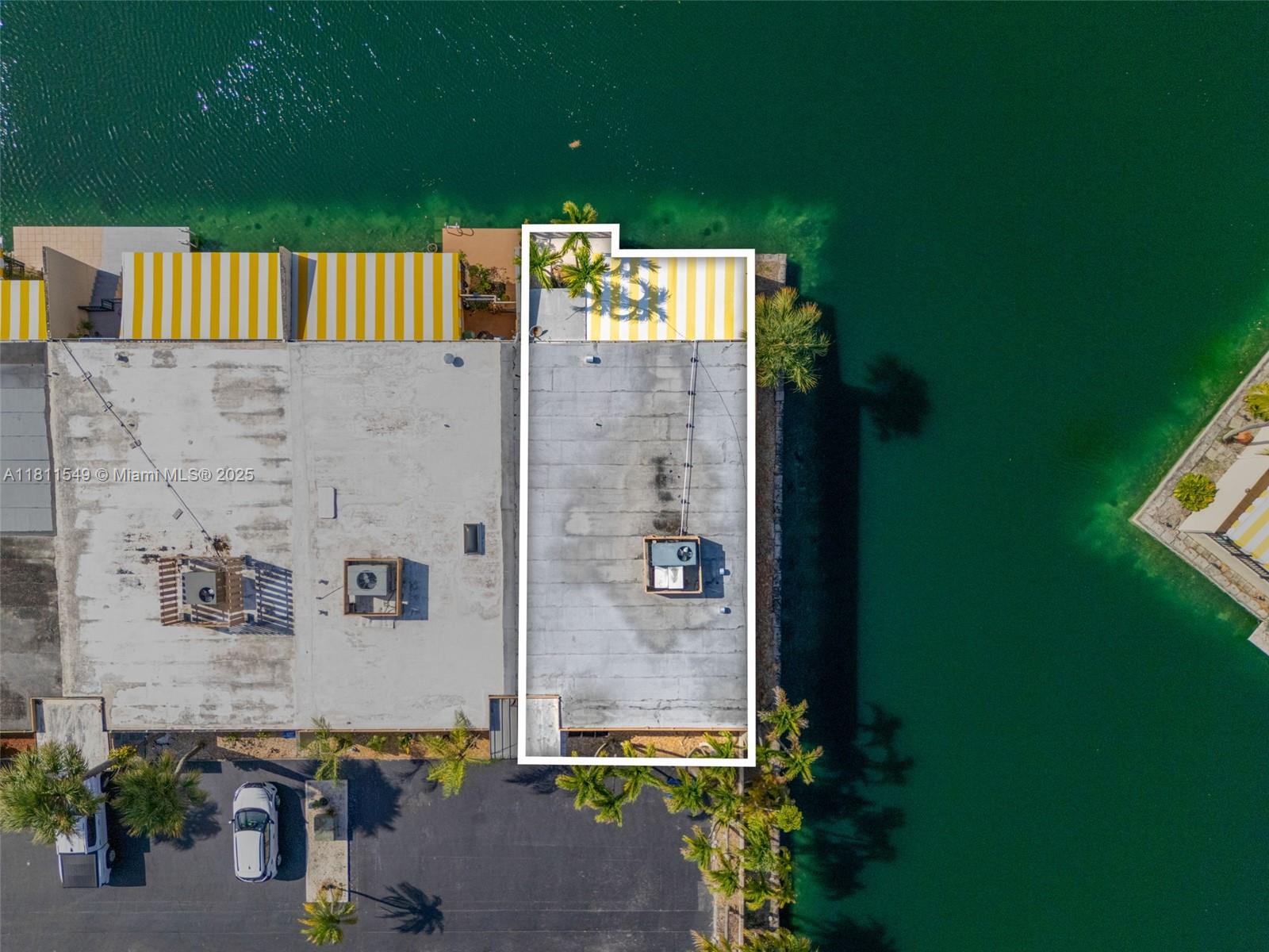 7003 Crown Gate Ct, Miami Lakes, Florida image 34