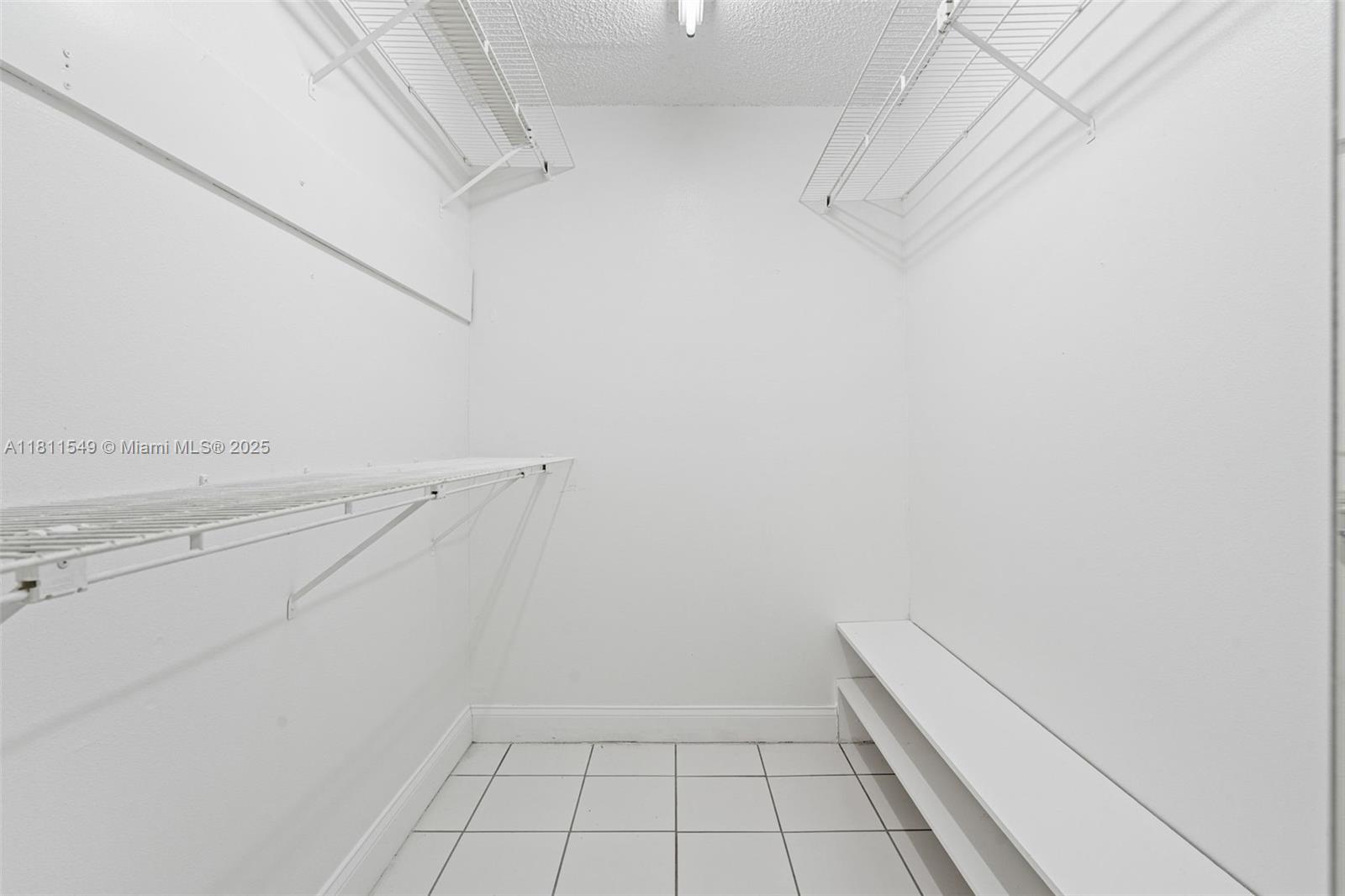 7003 Crown Gate Ct, Miami Lakes, Florida image 38