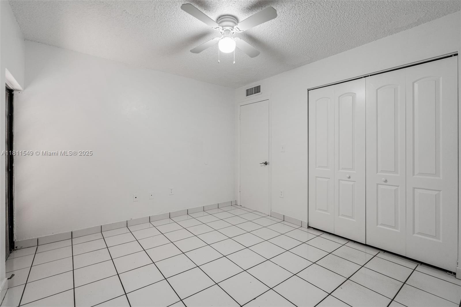 7003 Crown Gate Ct, Miami Lakes, Florida image 43