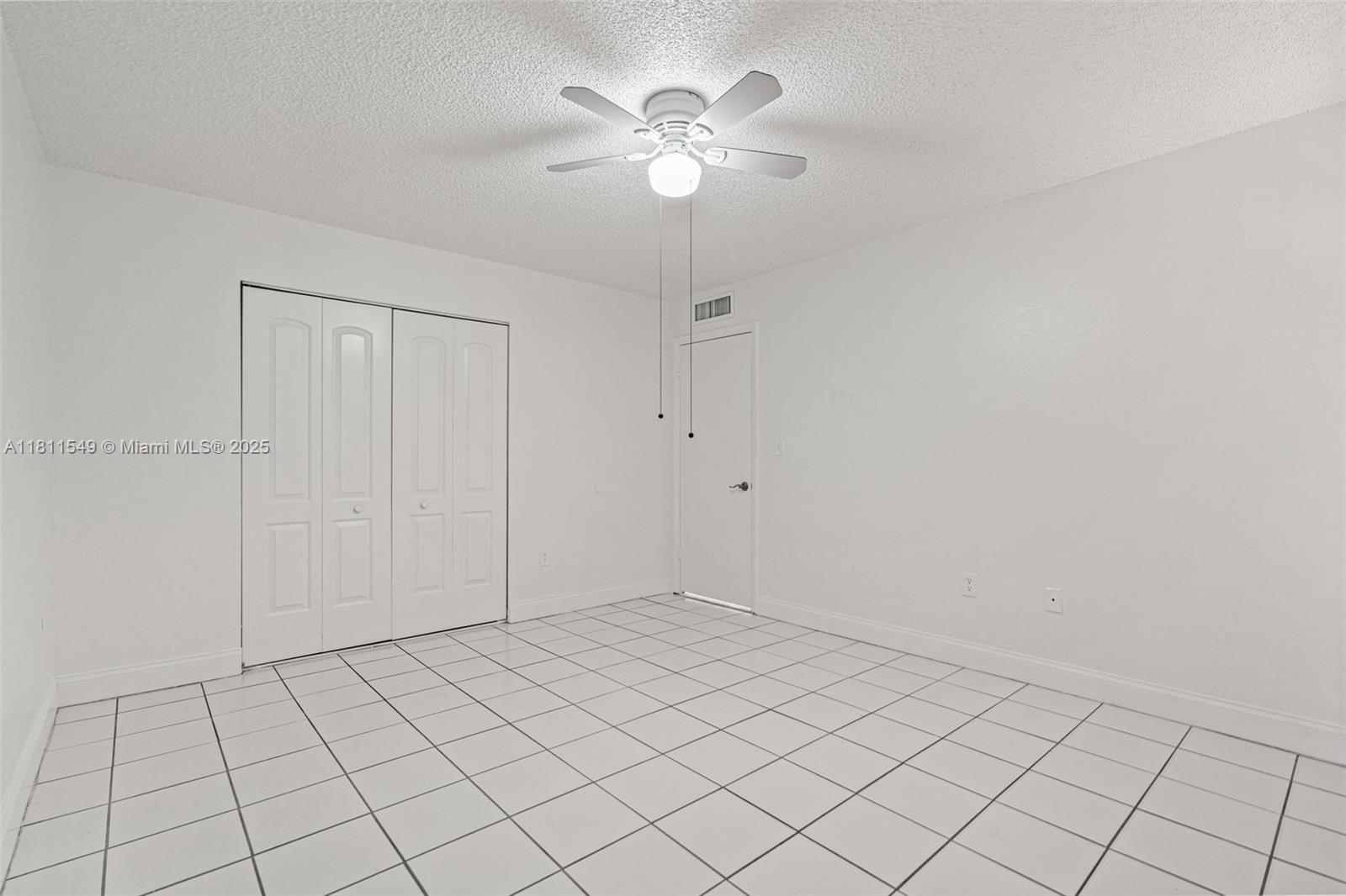 7003 Crown Gate Ct, Miami Lakes, Florida image 46