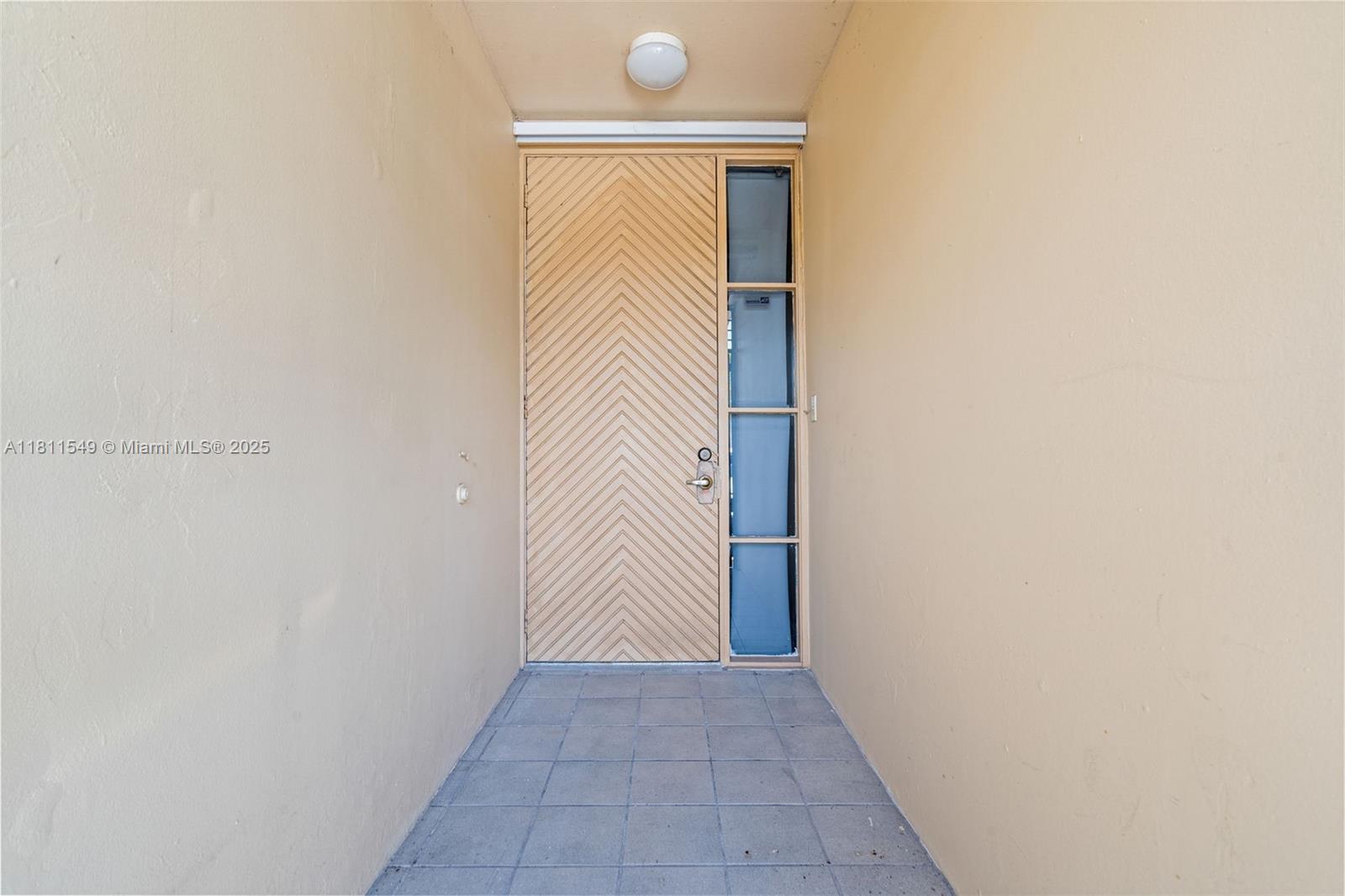 7003 Crown Gate Ct, Miami Lakes, Florida image 5